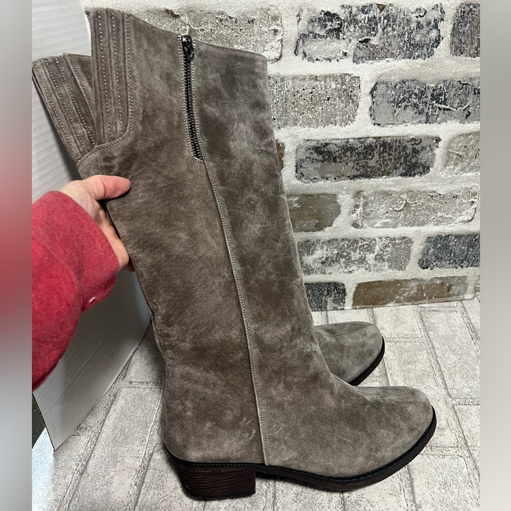 Propét Women's Rider Knee High Smoked Taupe Suede Block Heel Boots Size 9.5